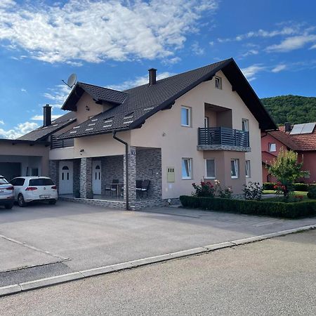 Apartman Nativis Otocac Exterior photo