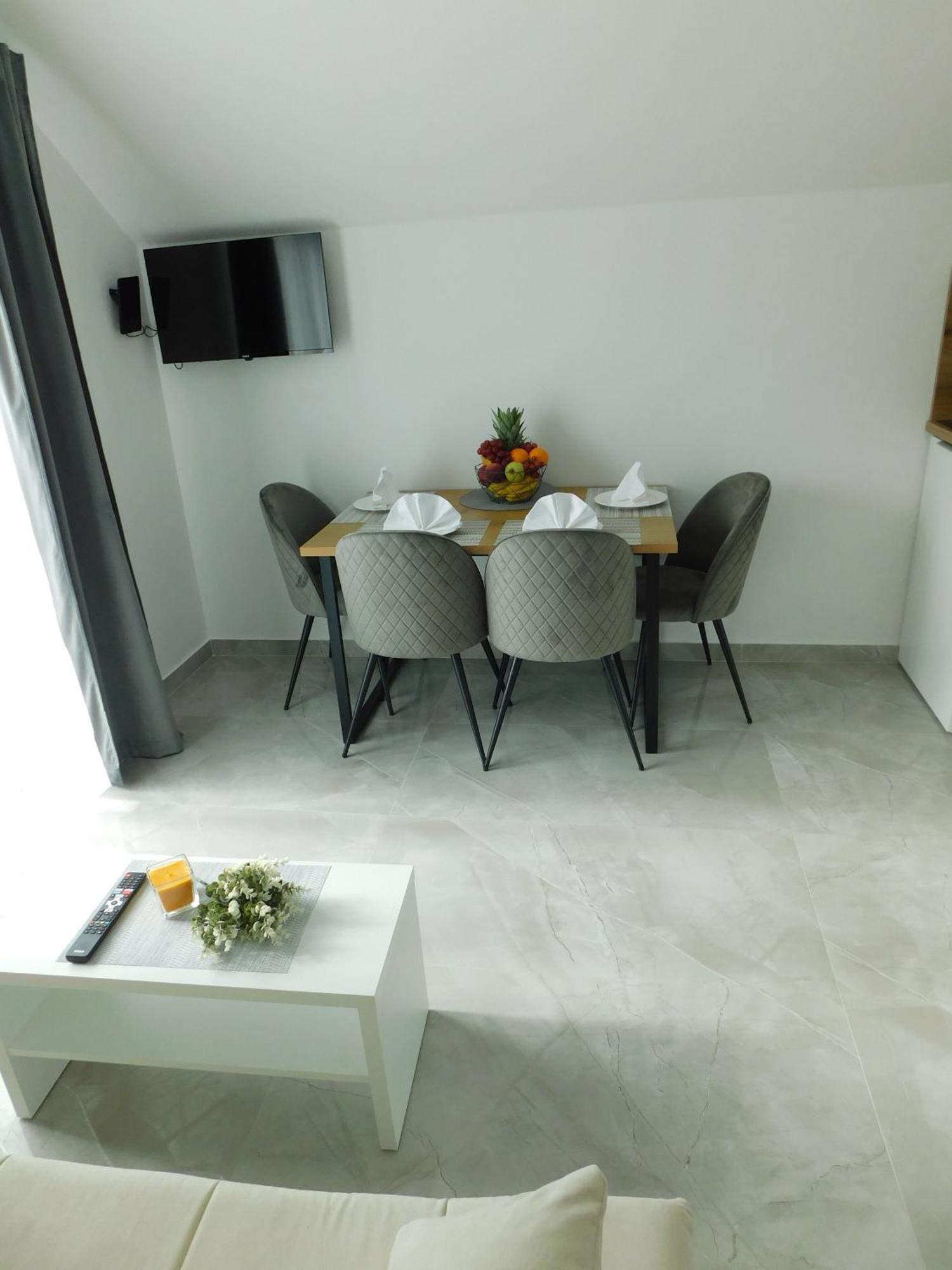 Apartman Nativis Otocac Exterior photo